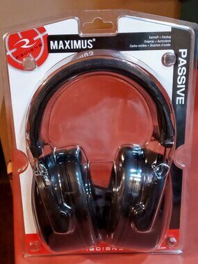 Radians Maximus Hearing Protection, 38dB, Passive Black Earmuff w/Foam Earplugs